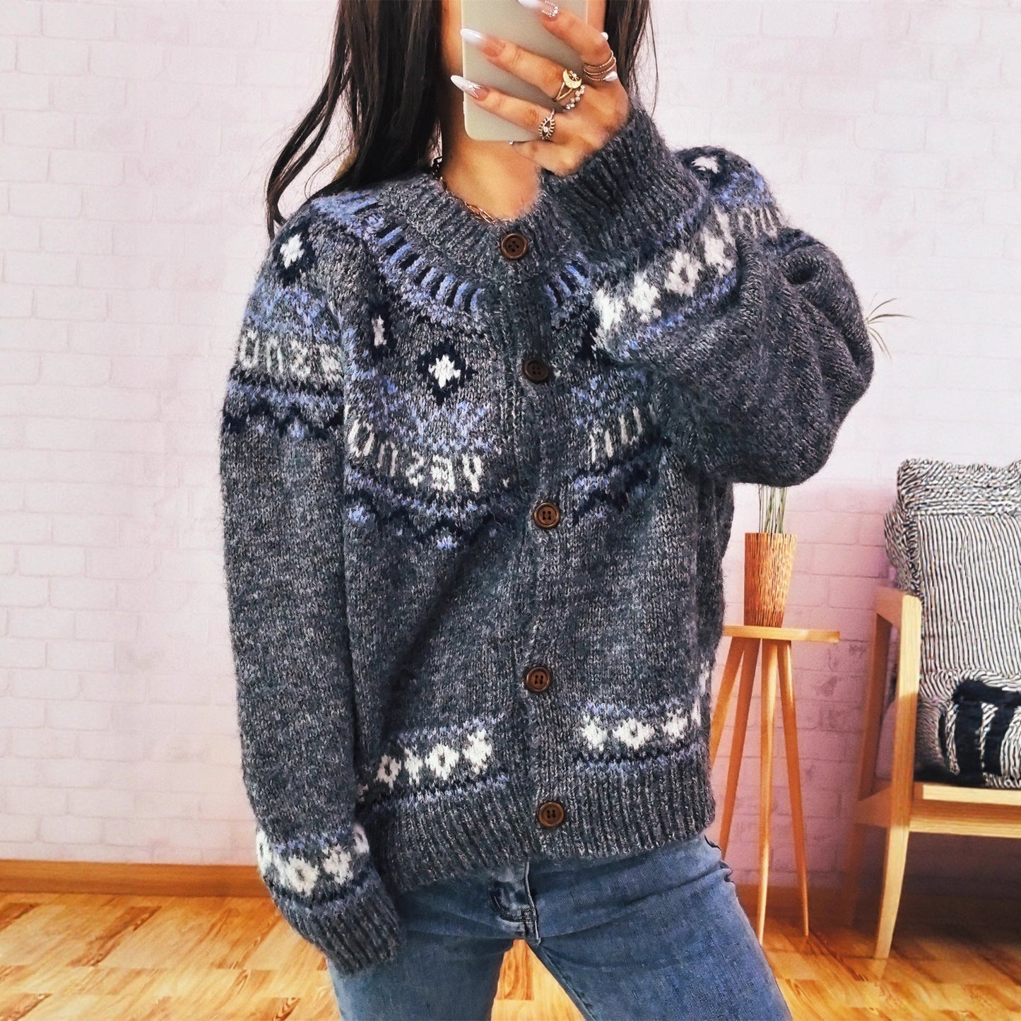 CozyWeave Damkofta – Mjukt Ull Nordeuropeiskt Mönster med Träknappar