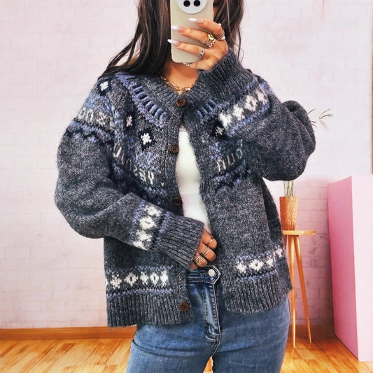 CozyWeave Damkofta – Mjukt Ull Nordeuropeiskt Mönster med Träknappar